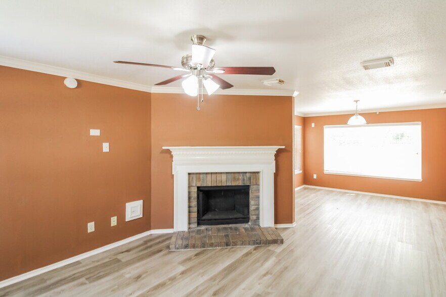 Building Photo - 16830 Goodfield Ct