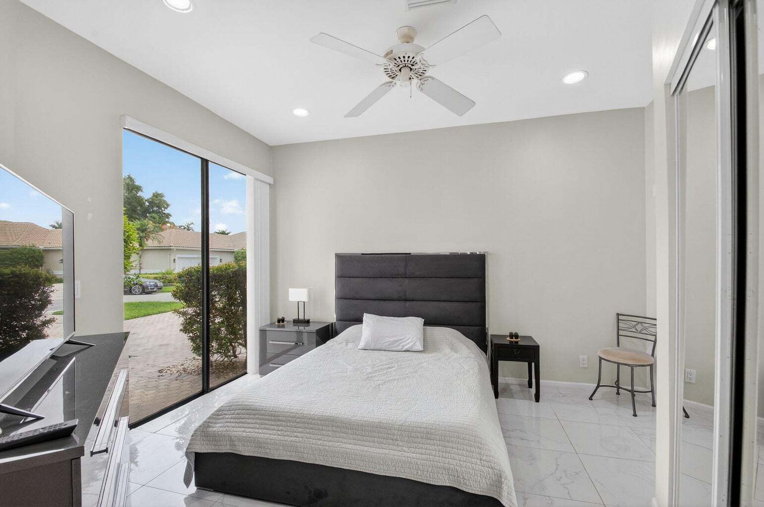 Building Photo - 4465 Barclay Fair Way