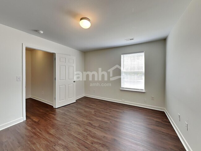 Building Photo - 233 Worcester Ln