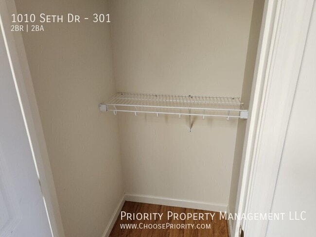 Building Photo - 1010 Seth Dr