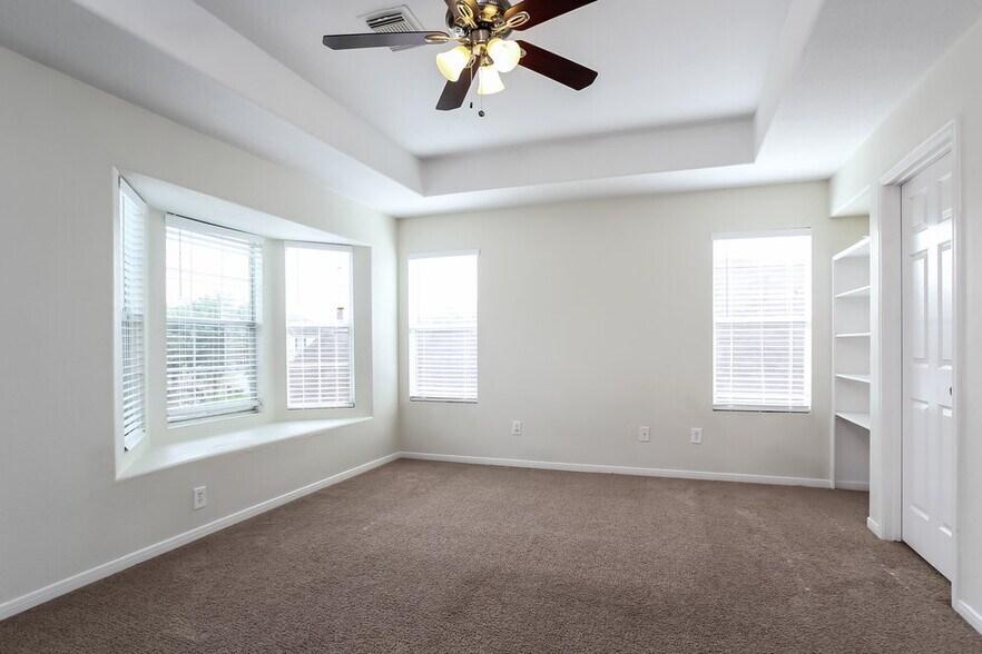 Building Photo - 12146 Landsdown Ridge Way