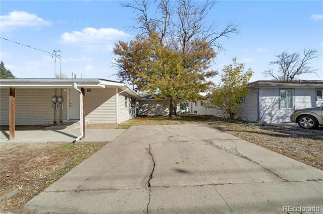 Building Photo - 741 Emporia St