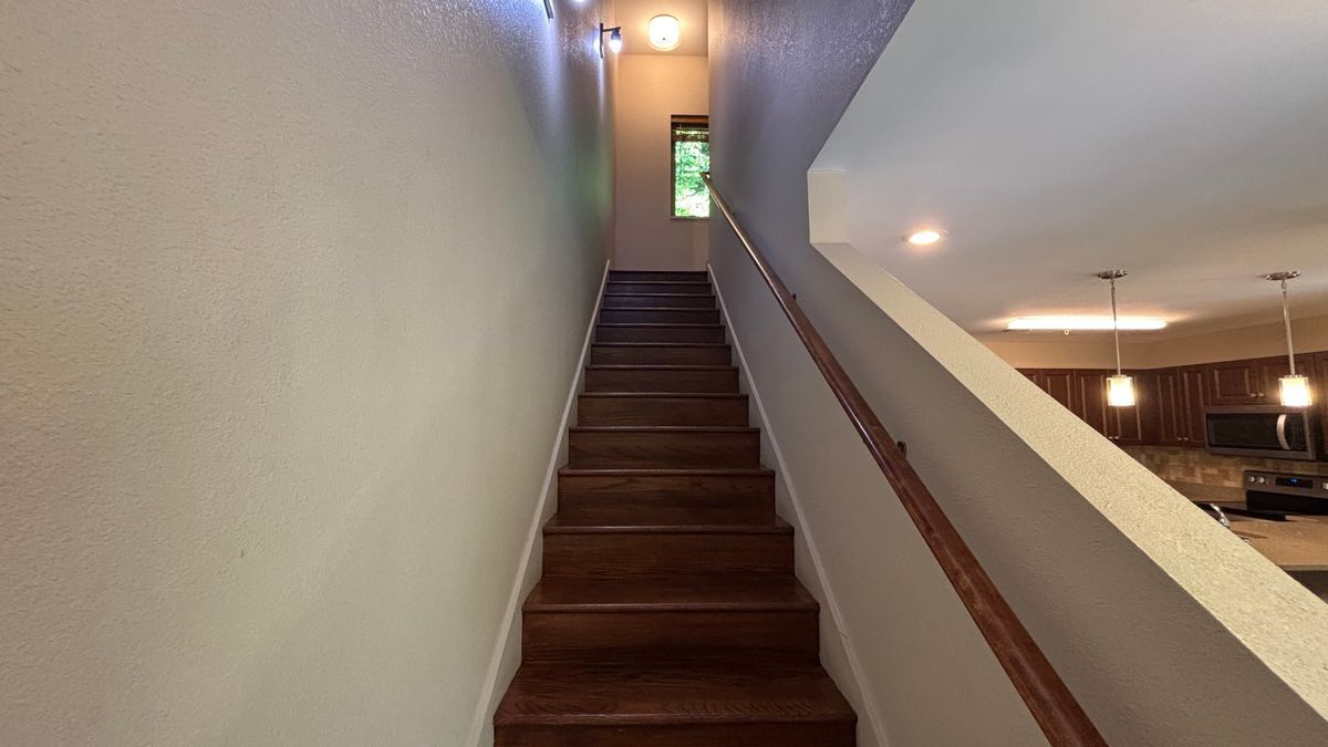 Building Photo - 121 Village Dr