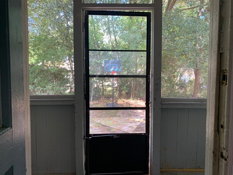 Screened Porch - 111 Cannon Dr