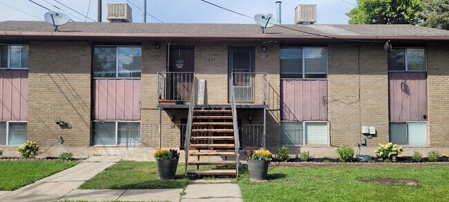Building Photo - 627 600 W