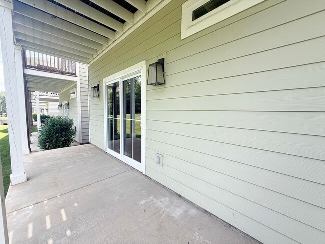 Building Photo - 208 Allison Way
