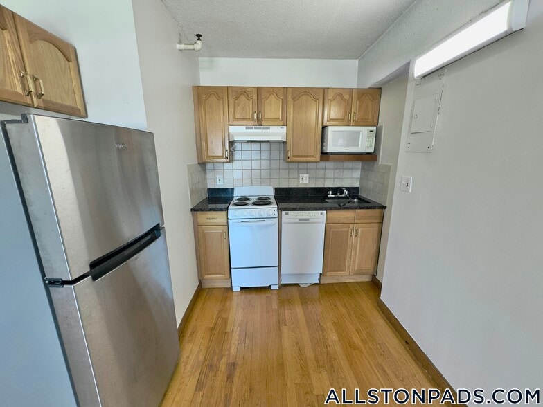 Building Photo - 1110 Commonwealth Ave