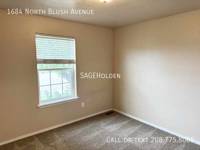 Building Photo - 1684 N Blush Ave