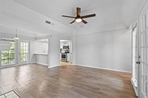 Primary Photo - 3105 San Jacinto St