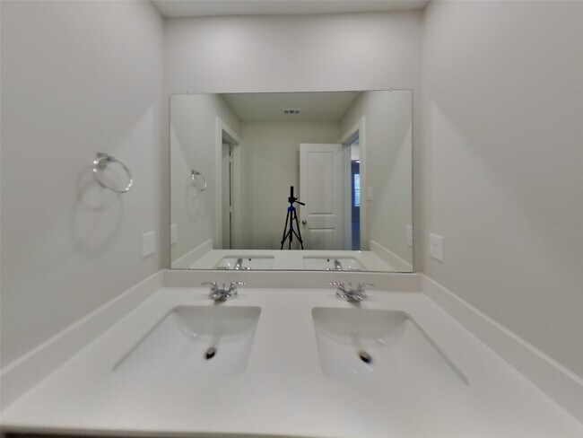 Building Photo - 4918 San Fabiano Ct