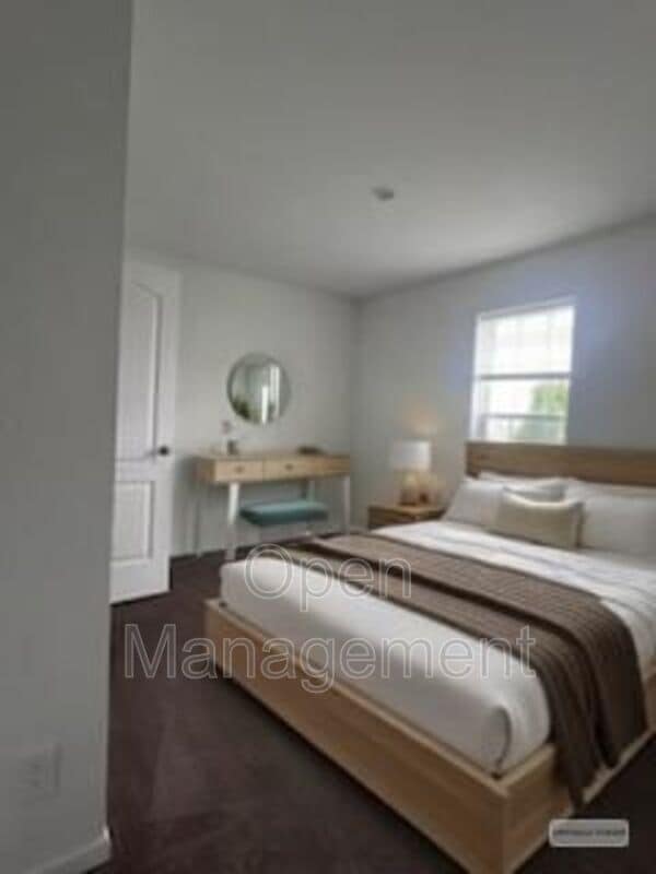 Building Photo - 511 E 1st St