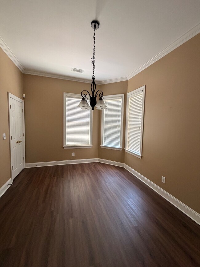 Building Photo - 9342 Wrens Way