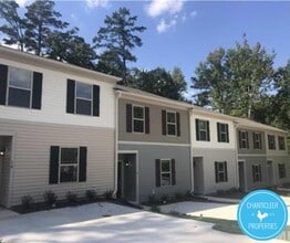 Building Photo - 10 Rochambeau Ct