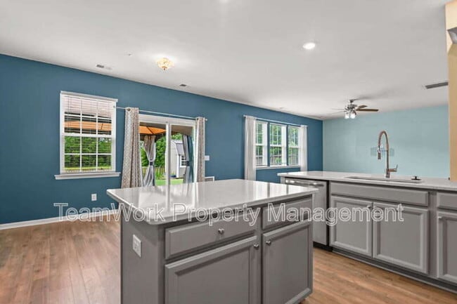 Building Photo - 126 Daniels Creek Cir
