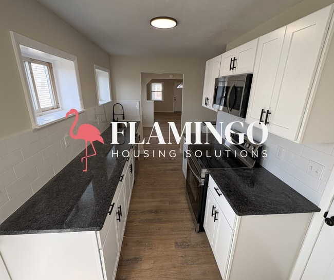 Building Photo - 108 Macready Ave