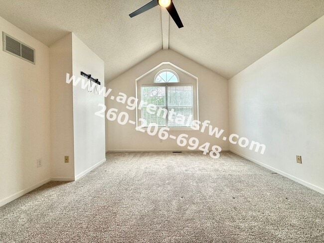 Building Photo - 2 Bedroom Villa