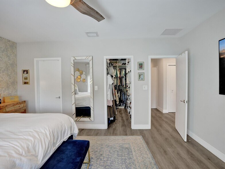 Building Photo - 1604 SW 4th Ave