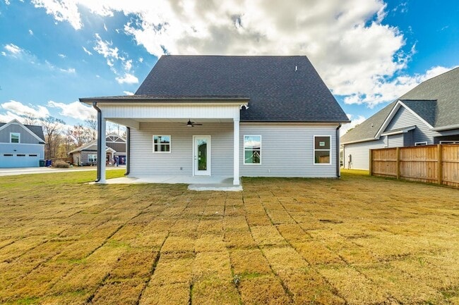 Building Photo - 5085 Oop Rd