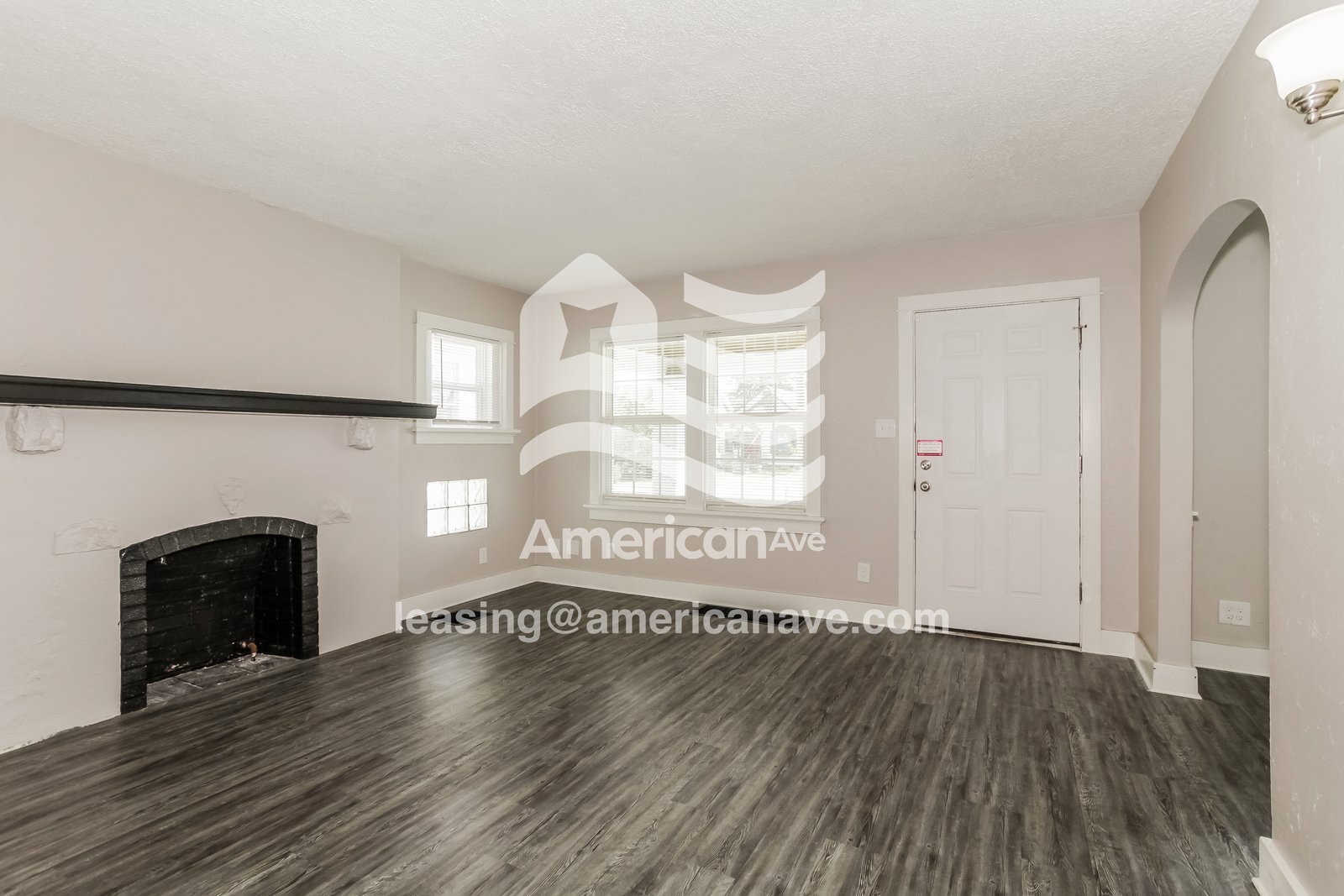 Building Photo - 443 W Hillcrest Ave