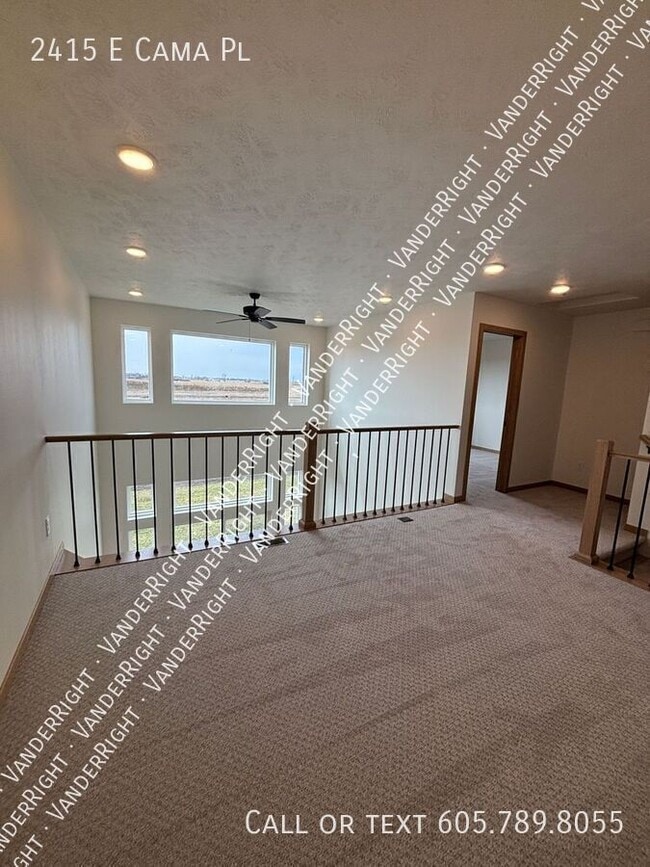 Building Photo - 2415 Cama Pl