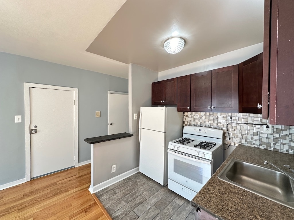 Building Photo - 5679 N Ridge Ave