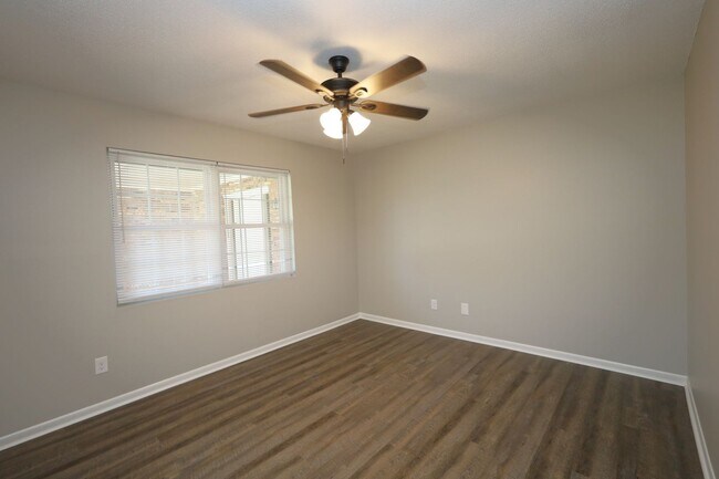 Building Photo - 4116 Lantern Ln