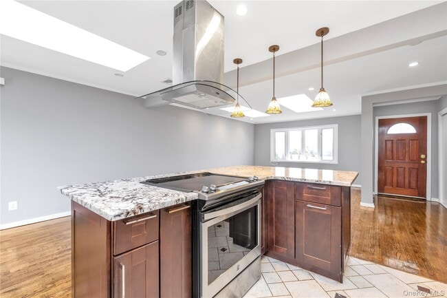 Building Photo - 5 Glenbrook Rd