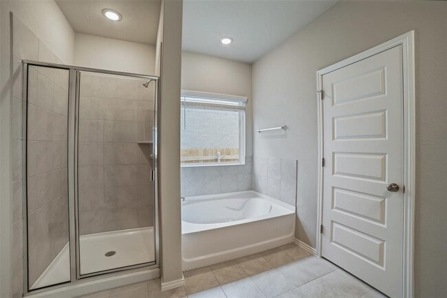 Building Photo - 4501 Bridal Veil Dr