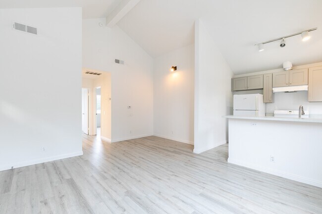 Building Photo - 2452 S Centinela Ave