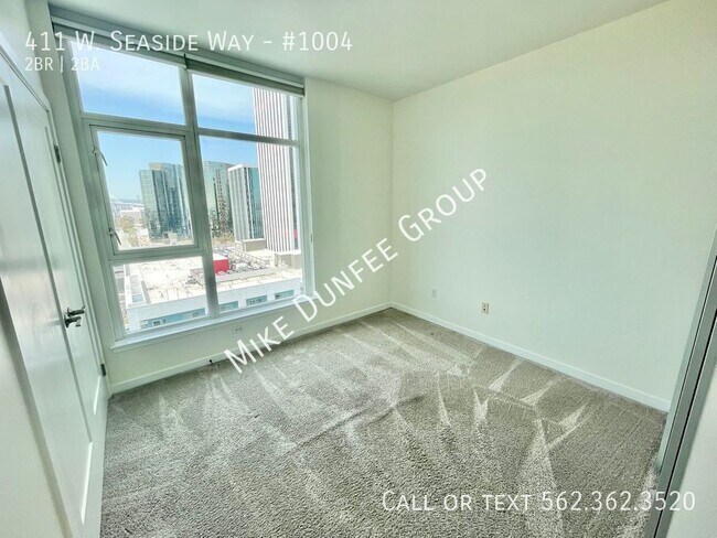 Building Photo - 411 W Seaside Way