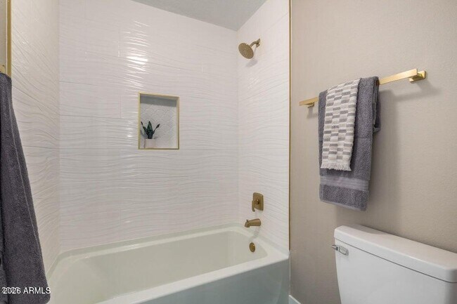 Building Photo - 1628 E Hermosa Dr
