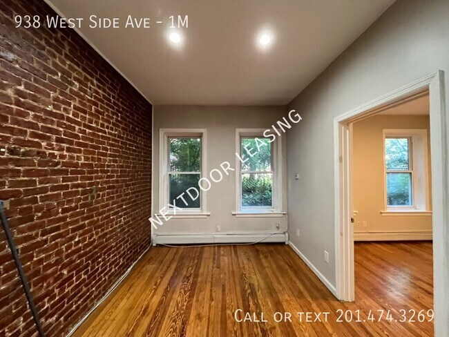 Building Photo - 938 West Side Ave