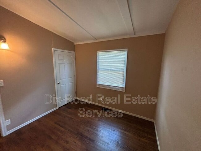 Building Photo - 93 Van Buren Dr