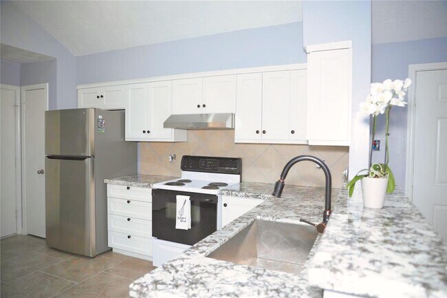 Building Photo - 17427 Lobo Trail