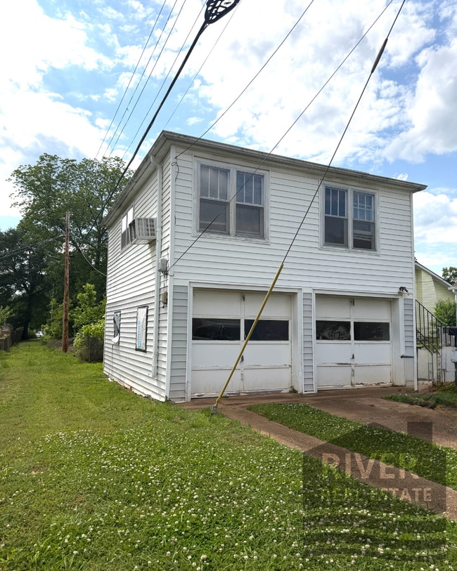 Building Photo - 405 N East St