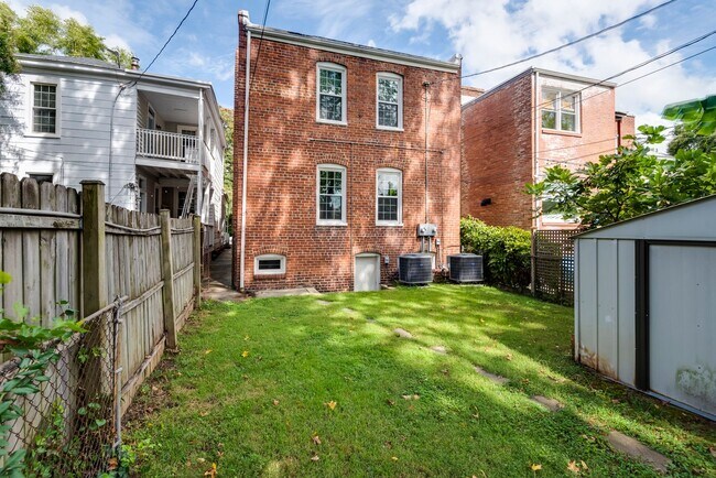 Building Photo - 3151 Floyd Ave