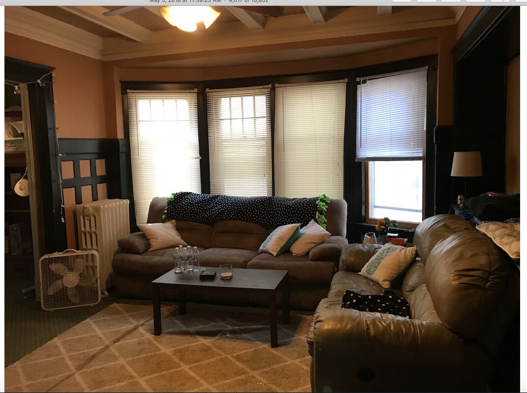 Building Photo - 2913 N Farwell Ave