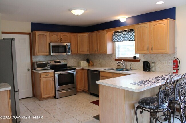 Building Photo - 2442 Tacoma Dr