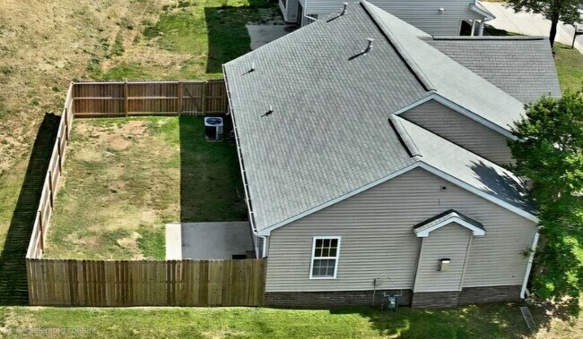 Building Photo - 3801 Bluestem Dr