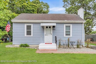 Building Photo - 475 Augustus Rd