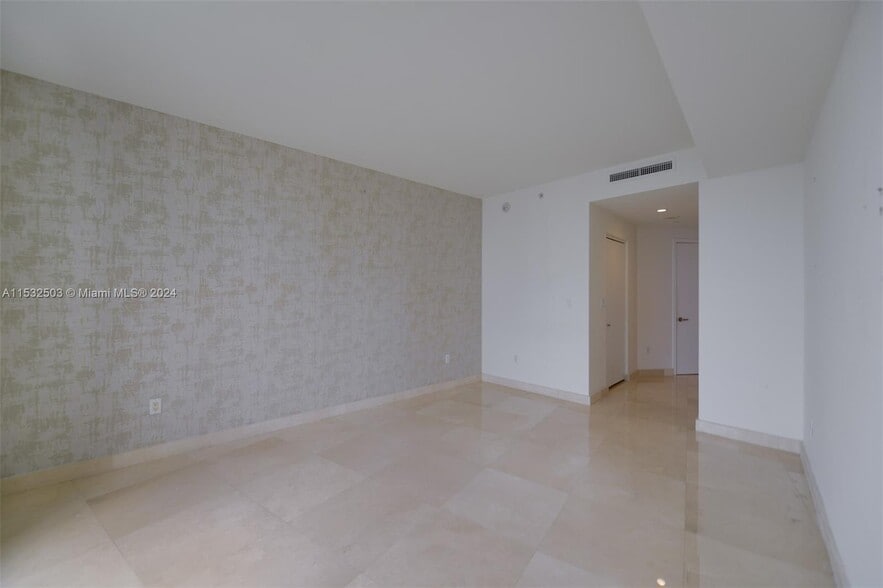 Building Photo - 901 Brickell Key