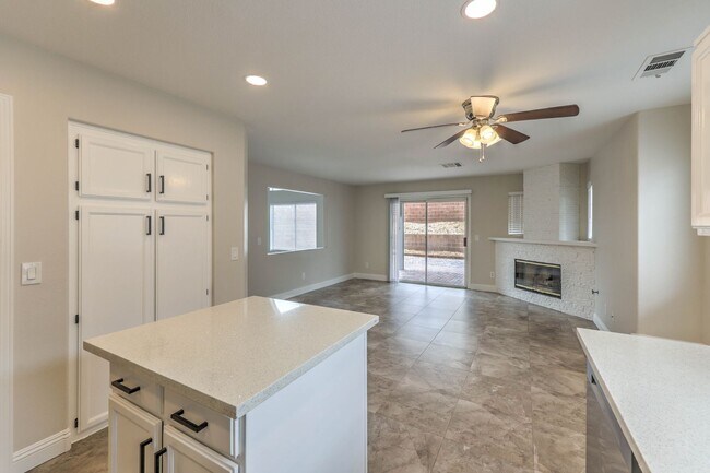 Building Photo - Newly Updated 4Bed/2Bath/2Car- residence located in NW Las Vegas community with NO HOA!