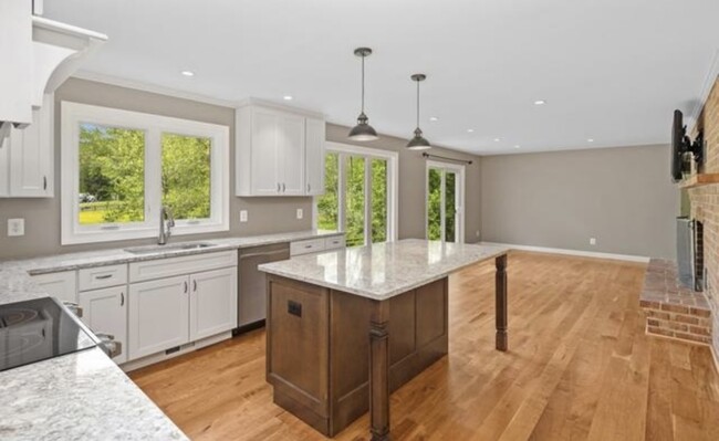 Kitchen/living room - 7432 Clifton Rd