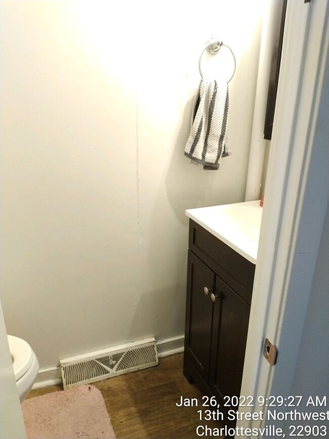 Building Photo - Heart of UVA 13th St  4 BR, 2.5  Bath house within walking distance of UVA