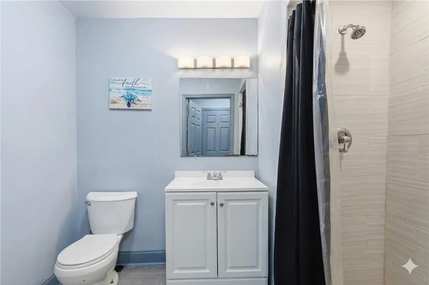 Building Photo - 1033 Palmetto Ave SW