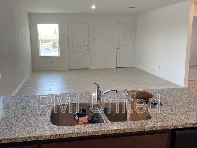 Building Photo - 1361 Plum Rd