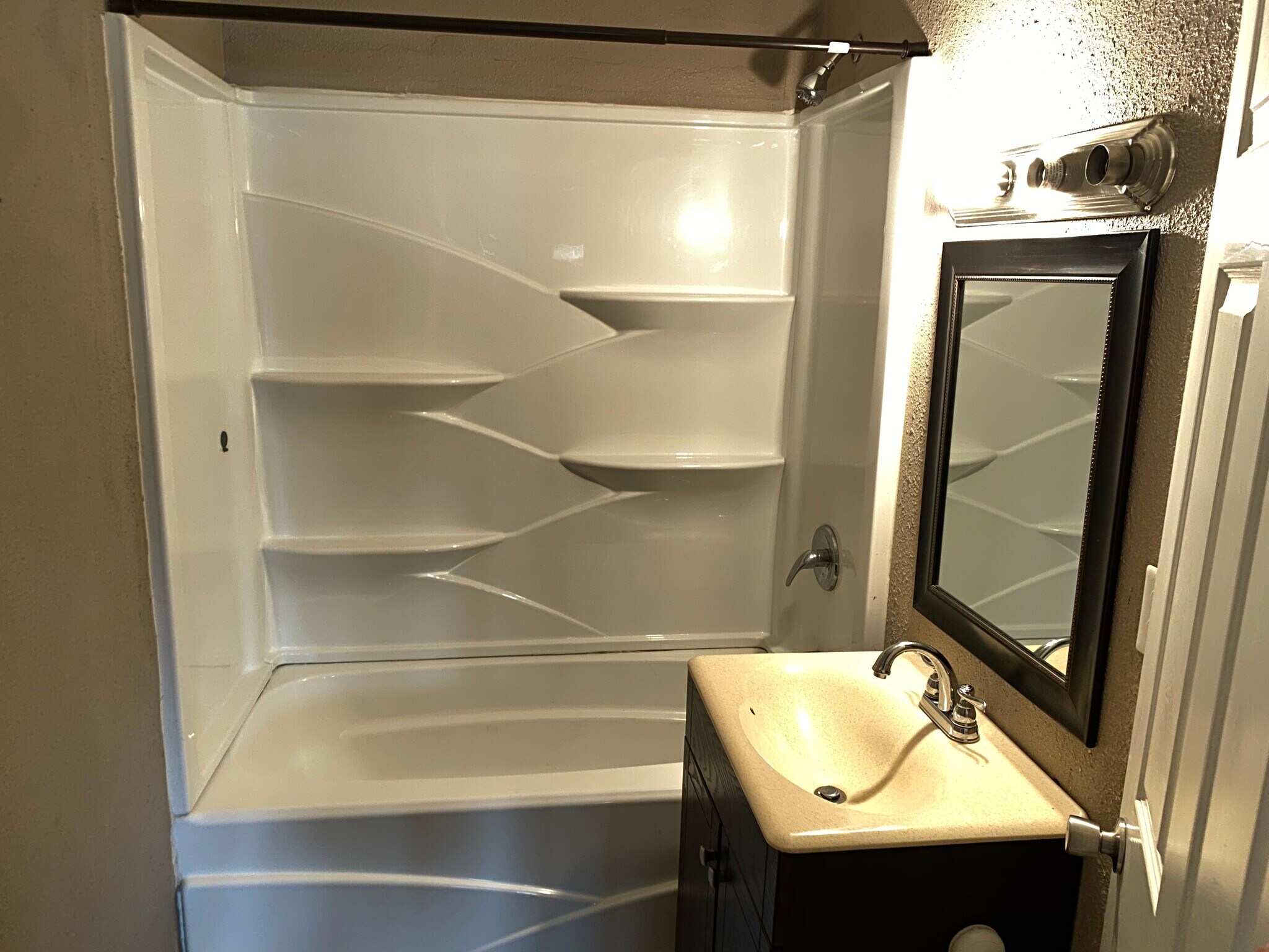 Building Photo - 1105 Reynolds Rd