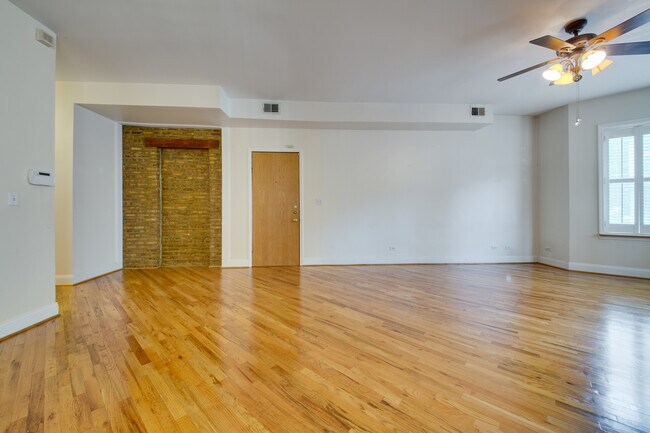 Building Photo - 5207 S Blackstone Ave