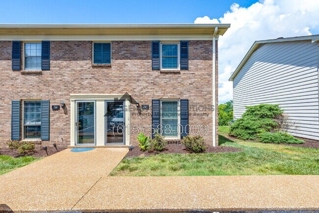 Building Photo - 717 Fox Ridge Dr