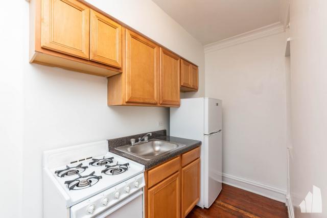 Building Photo - 1 bedroom in Chicago IL 60640